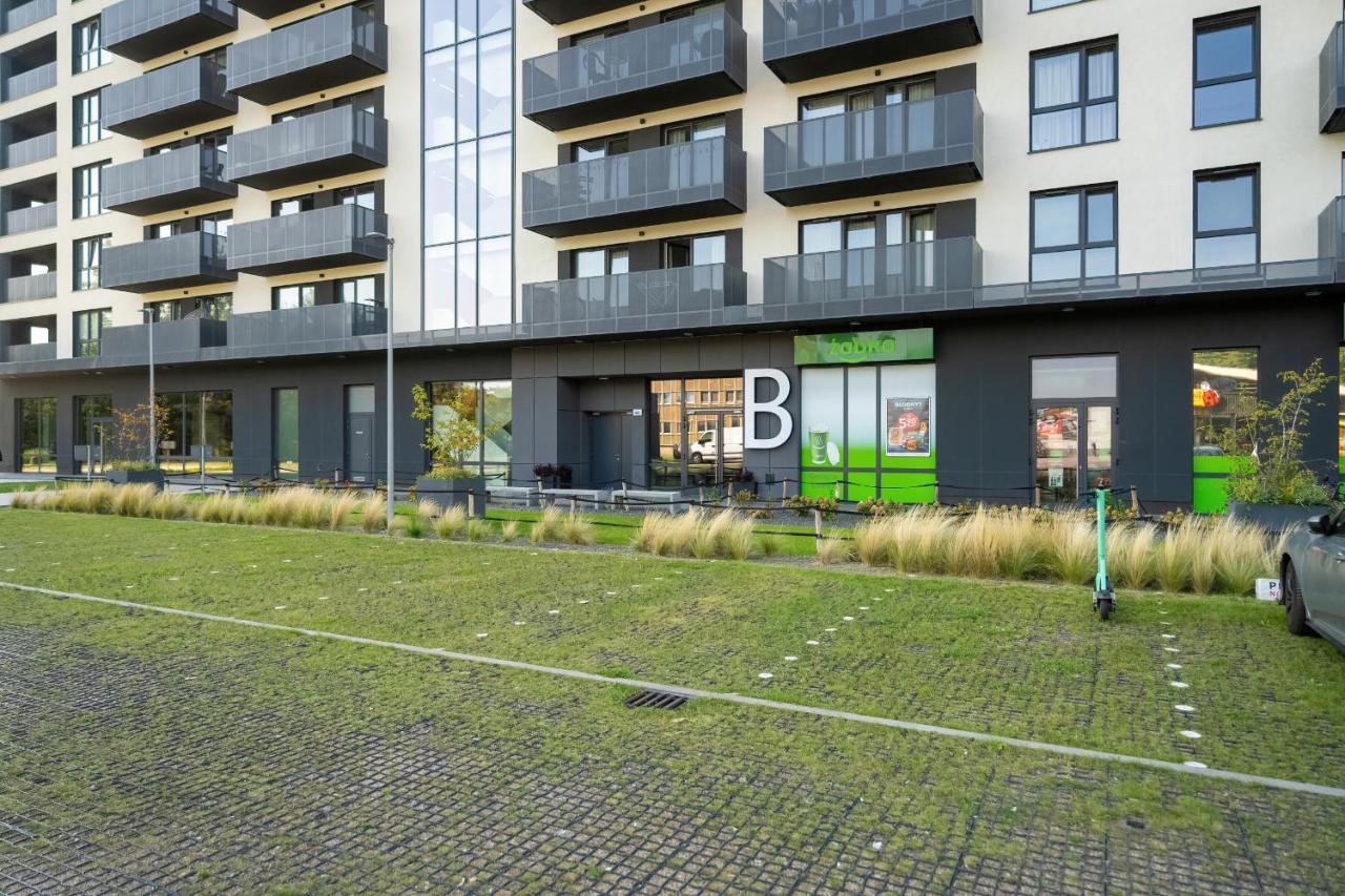 Wojciechowskiego Apartment With Parking By Noclegi Renters 波兹南 外观 照片