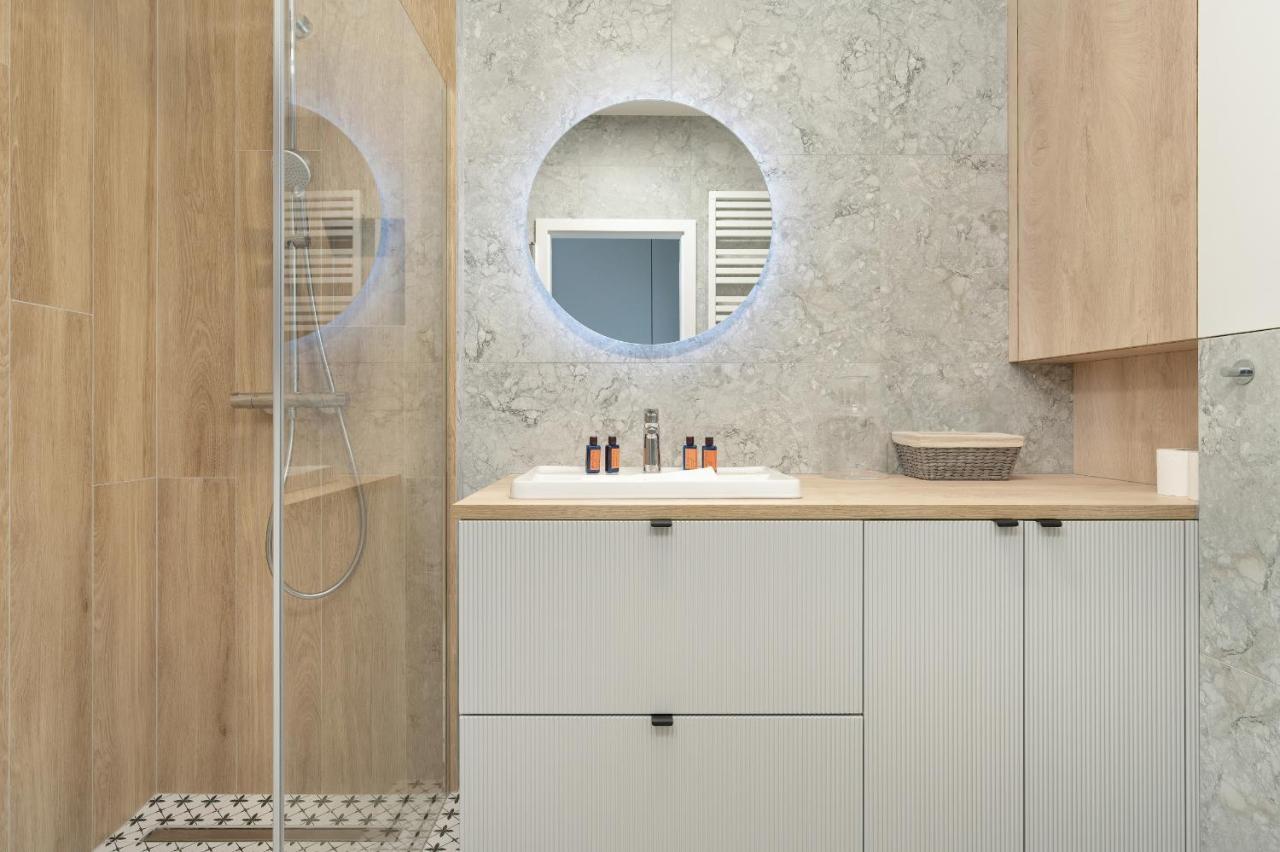 Wojciechowskiego Apartment With Parking By Noclegi Renters 波兹南 外观 照片